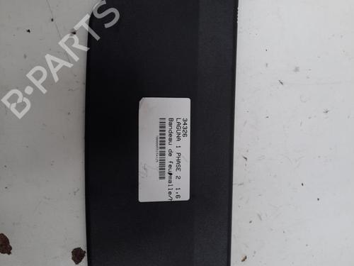 Used Rear center light RENAULT LAGUNA I (B56_, 556_) 1.6 16V (B568, B561) (107 hp) 28784976