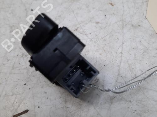 Used Right front window switch VW POLO IV (9N_, 9A_) 1.4 TDI (70 hp) 28753200
