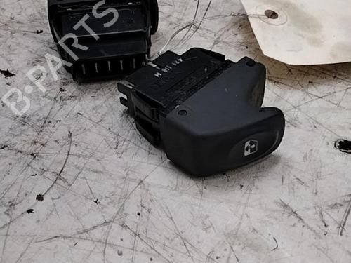 Used Left front window switch RENAULT CLIO II (BB_, CB_) 1.2 (BB0A, BB0F, BB10, BB1K, BB28, BB2D, BB2H, CB0A,... (58 hp) 28786888
