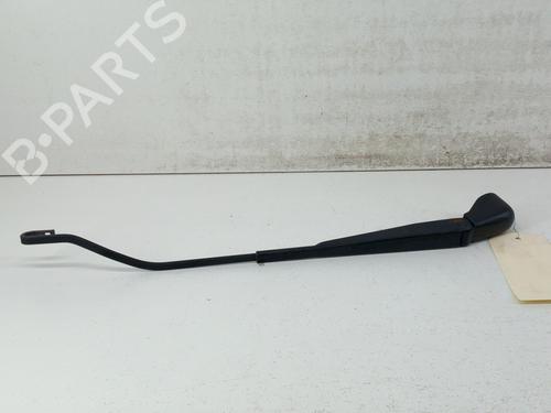 Used Front windshield wiper arm RENAULT MEGANE I Classic (LA0/1_) 1.4 16V (LA0D, LA1H, lA0W, LA10) (95 hp) 28750664