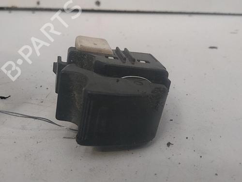 Used Right front window switch TOYOTA YARIS (_P1_) 1.0 (SCP10_, SCP10R) (68 hp) 28758501