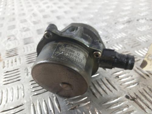 Pompe à vide RENAULT CLIO II (BB_, CB_) 1.5 dCi (B/CB07) (65 hp) 28781181