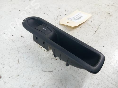 Used Right rear window switch Right rear window switch RENAULT MEGANE II Estate (KM0/1_) 1.5 dCi (KM16, KM1E) (106 hp) 28743212 28743212