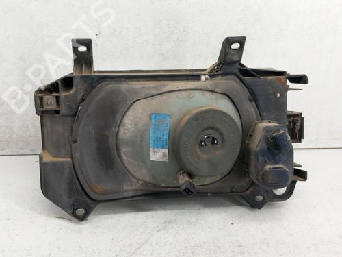 Phare droit VW TRANSPORTER T4 Bus (70B, 70C, 7DB, 7DK, 70J, 70K, 7DC, 7DJ) 2.4 D (78 hp) 28750632