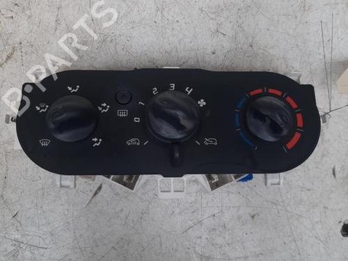 Used Climate control RENAULT TWINGO II (CN0_) 1.2 16V (CN04, CN0B) (75 hp) 28774045