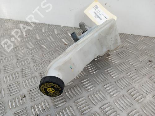 brake-master-cylinder-mercedes-benz-cla-coupe-c117-2013-2014-2015-2016-2017-2018-2019-28783057 main image