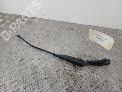 Used Front windshield wiper arm RENAULT CLIO II (BB_, CB_) 1.2 (BB0A, BB0F, BB10, BB1K, BB28, BB2D, BB2H, CB0A,... (58 hp) 30308115
