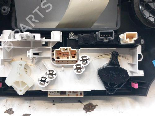 AC Styreenhet / Manøvreringsenhet TOYOTA YARIS (_P1_) 1.0 (SCP10_, SCP10R) (65 hp) 28793384