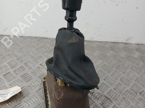 Used Gear lever Gear lever RENAULT CLIO II (BB_, CB_) 1.2 (BB0A, BB0F, BB10, BB1K, BB28, BB2D, BB2H, CB0A,... (58 hp) 30308107 30308107