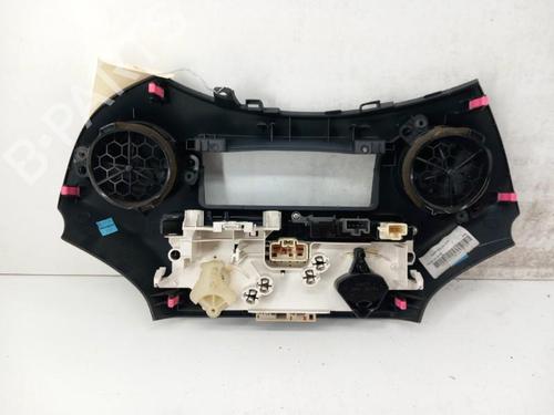 AC Styreenhet / Manøvreringsenhet TOYOTA YARIS (_P1_) 1.3 (SCP12_, SCP13_, SCP12R, SCP13R) (87 hp) 28784036