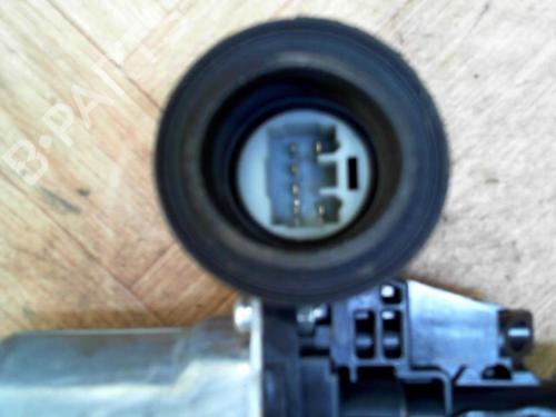 Used Right rear window motor Right rear window motor TOYOTA RAV 4 III (_A3_) 2.2 D 4WD (ALA30_, ALA30R) (136 hp) 28777404 28777404