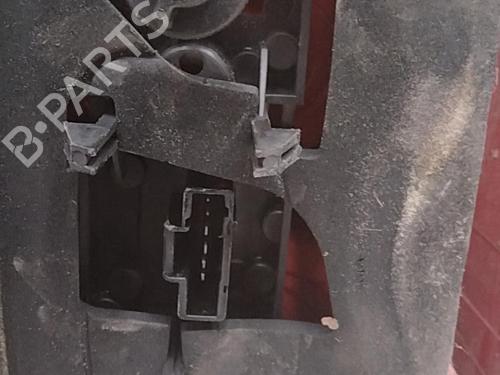 left-taillight-peugeot-1007-km_-2005-28775028 main image