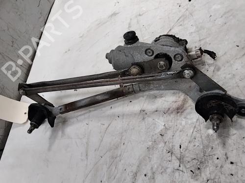 Used Front wiper motor TOYOTA YARIS (_P9_) 1.3 VVT-i (SCP90_, SCP90R) (87 hp) 28771757