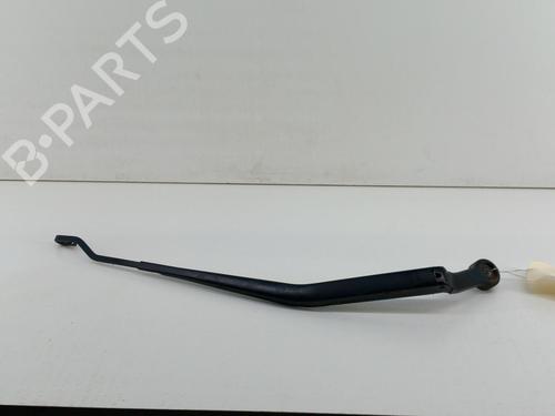 Used Front windshield wiper arm NISSAN VANETTE CARGO Van (HC 23) 2.3 D (75 hp) 28794114