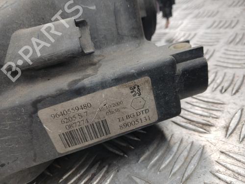 Used Right headlight Right headlight PEUGEOT 206 Hatchback (2A/C) 1.4 i (75 hp) 33175141 33175141