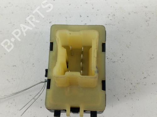 Used Left front window switch DACIA SANDERO II TCe 90 (B8M1, B8MA, B8AC) (90 hp) 28772689