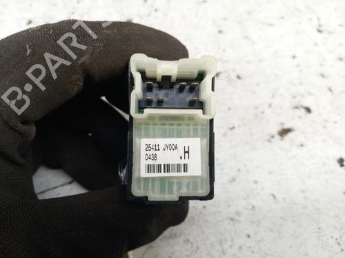 Used Right rear window switch Right rear window switch RENAULT KOLEOS I (HY_) 2.0 dCi 4x4 (HY0K) (150 hp) 28739663 28739663