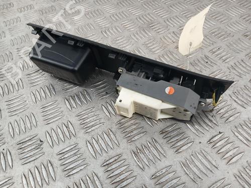Used Left front window switch Left front window switch TOYOTA YARIS (_P13_) 1.0 (KSP130_, KSP130) (69 hp) 39582073 39582073