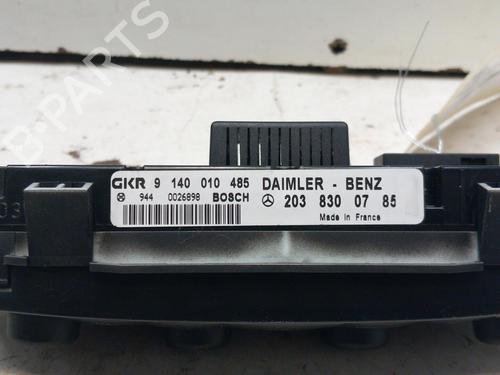 AC Styreenhet / Manøvreringsenhet MERCEDES-BENZ C-CLASS T-Model (S203) C 220 CDI (203.206, 203.208) (143 hp) 28793671