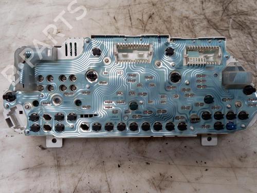 Instrument cluster VOLVO V40 Estate (645) 1.9 DI | BP28758038C47 