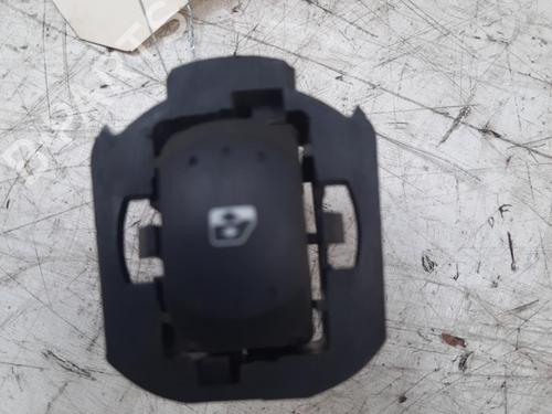 Interrupteur de vitre avant droite RENAULT LAGUNA II Grandtour (KG0/1_) 1.9 dCi (KG0G) | BP28771699I26
