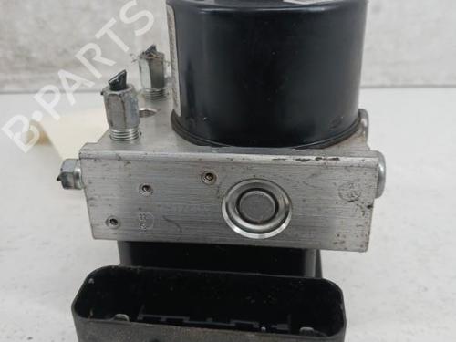 Used ABS pump TOYOTA YARIS (_P9_) 1.4 D-4D (NLP90_, NLP90R) (90 hp) 28784239