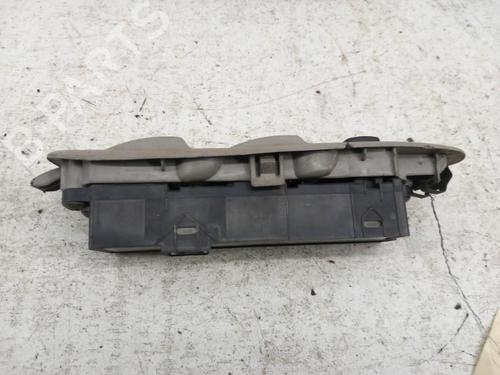 Used Left front window switch NISSAN ALMERA TINO (V10) 2.2 dCi (115 hp) 28746013