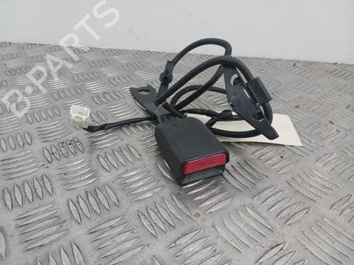 Used Seat buckle TOYOTA YARIS (_P13_) 1.4 D (NLP130_, NLP130) (90 hp) 30148921
