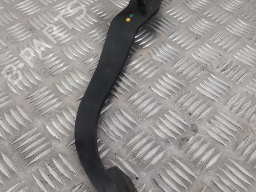 Used Clutch pedal SUZUKI SWIFT III (MZ, EZ) 1.3 DDiS (RS413D) (75 hp) 28744779