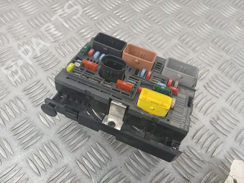 Sikringsdåse PEUGEOT EXPERT Van (VF3A_, VF3U_, VF3X_) 2.0 HDi 130 (128 hp) 30888816