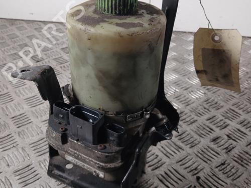 Used Steering pump VW POLO IV (9N_, 9A_) 1.4 TDI (70 hp) 31915750