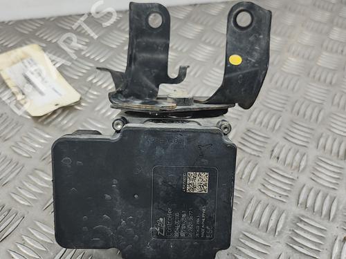 Used ABS pump TOYOTA YARIS (_P13_) 1.0 (KSP130_, KSP130) (69 hp) 28781744