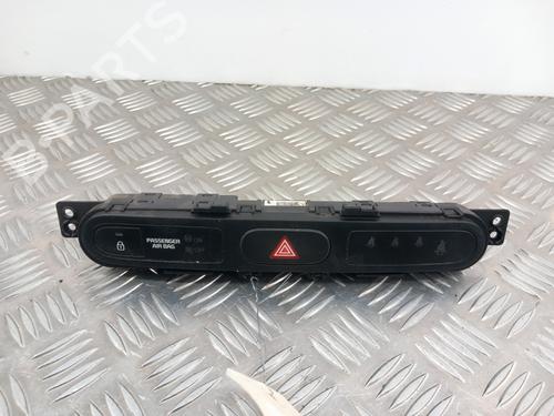 warning-switch-kia-carens-iv-2013-28735269 main image