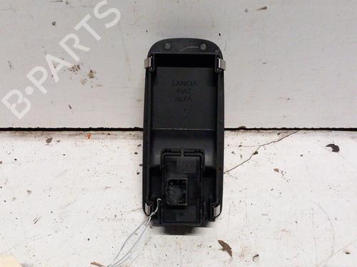 Right front window switch ALFA ROMEO MITO (955_) 1.3 MultiJet (955AXP1A, 955AYC1A) | BP28748357I26 - Image 3