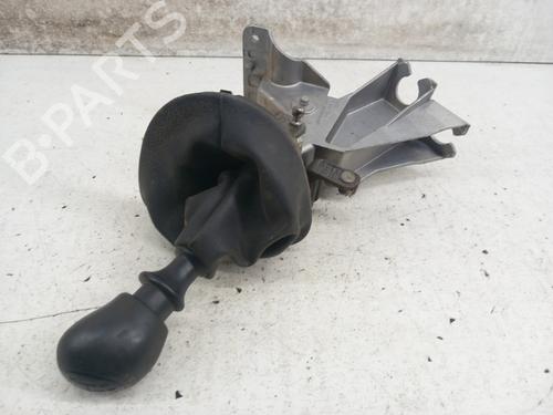 Used Gear lever NISSAN PRIMASTAR Van (X83) 2.0 dCi 115 (114 hp) 28737843