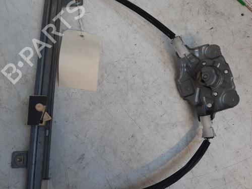 Elevalunas trasero derecho RENAULT SCÉNIC I MPV (JA0/1_, FA0_) 1.9 dCi (JA05, JA1F) (102 hp) 28762733