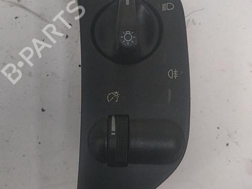 Used Headlight switch VW POLO III (6N1) 55 1.3 (55 hp) 28747971