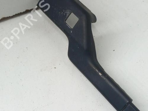 Used Front windshield wiper arm VW POLO IV (9N_, 9A_) 1.4 TDI (70 hp) 28772760