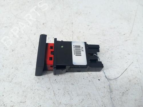 Used Warning switch HYUNDAI ix35 (LM, EL, ELH) 1.6 (135 hp) 28740372