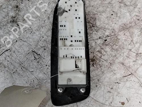 Used Left front window switch TOYOTA AURIS (_E15_) 1.4 D-4D (NDE150_, NDE150R) (90 hp) 28763284