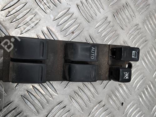 Used Left front window switch NISSAN X-TRAIL I (T30) 2.2 Di 4x4 (114 hp) 28757187