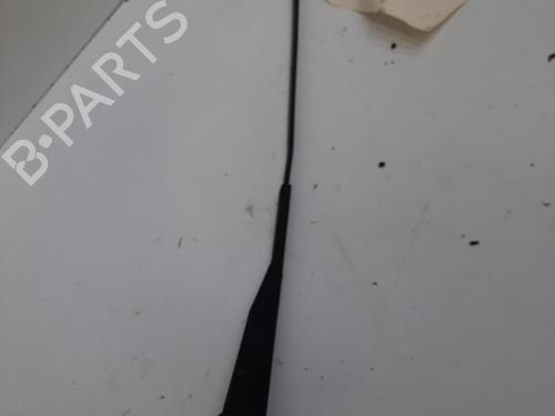 Used Front windshield wiper arm RENAULT CLIO I (B/C57_, 5/357_) 1.1 (46 hp) 28769996