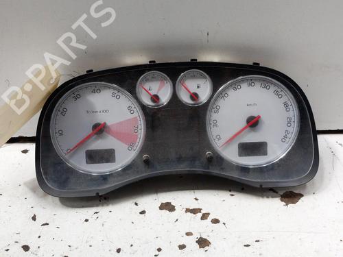 Used Instrument cluster PEUGEOT 307 CC (3B) 2.0 16V (140 hp) 28789101