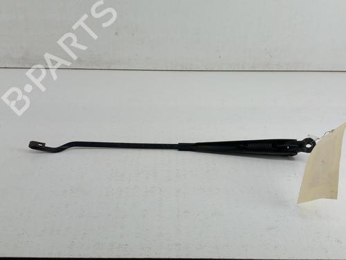 Used Front windshield wiper arm RENAULT CLIO I (B/C57_, 5/357_) 1.2 (5/357Y, 5/357K) (58 hp) 28788790