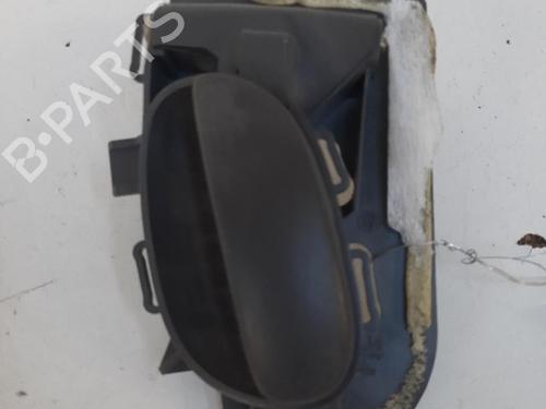 Høyre foran invendig håndtak PEUGEOT 206 Hatchback (2A/C) 1.4 HDi eco 70 (68 hp) 28770004