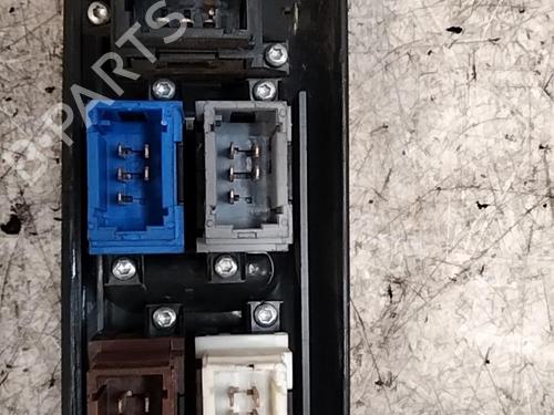 Used Left front window switch Left front window switch RENAULT LAGUNA I (B56_, 556_) 1.9 dCi (B56W) (107 hp) 28786253 28786253