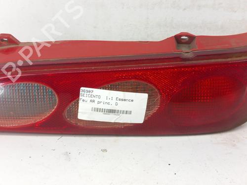 Right taillight FIAT SEICENTO / 600 (187_) 1.1 (187AXB, 187AXB1A, 187AXC1A02) | BP28772819C35