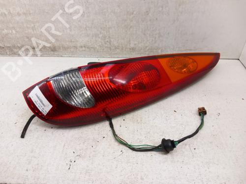 Used Right taillight NISSAN ALMERA TINO (V10) 2.2 dCi (115 hp) 28781347