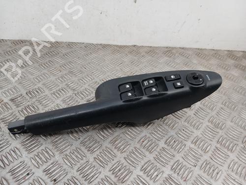 Used Left front window switch Left front window switch HYUNDAI TUCSON (JM) 2.0 CRDi (140 hp) 32720479 32720479