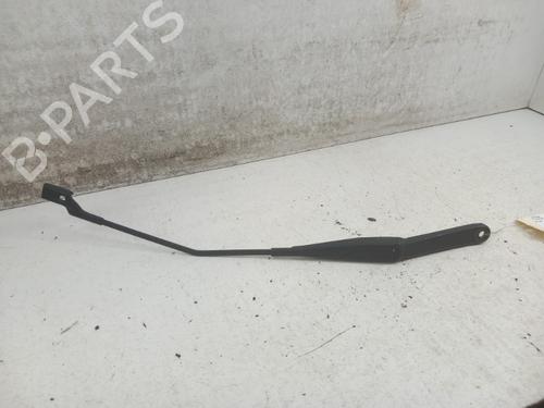 Used Front windshield wiper arm FORD FIESTA VI (CB1, CCN) 1.4 TDCi (70 hp) 28780972